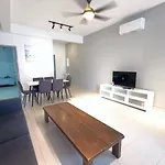 Maco Home Premium Suite Corner At Mount Austin Taman Daya