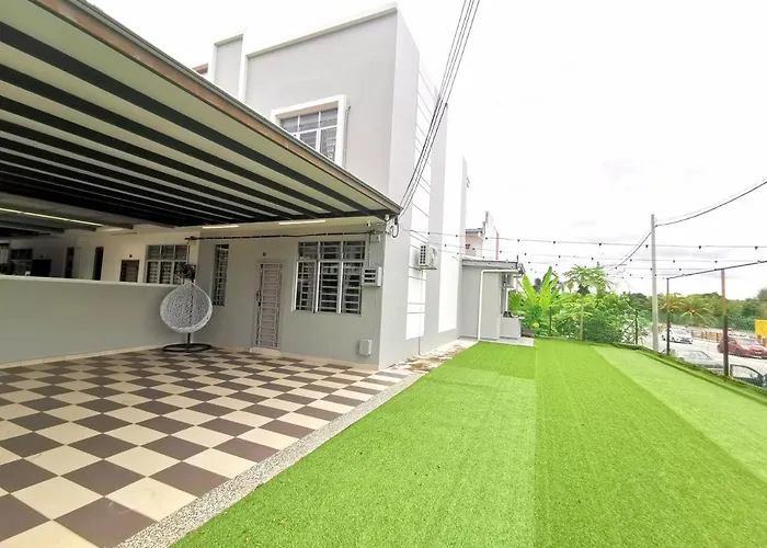 Maco Home Premium Suite Corner At Mount Austin Taman Daya