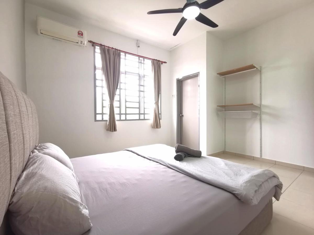 Maco Premium Corner At Mount Austin Taman Daya Holiday home