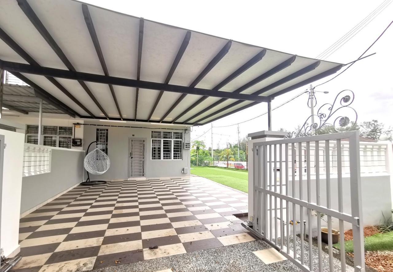 Holiday home Maco Premium Corner At Mount Austin Taman Daya