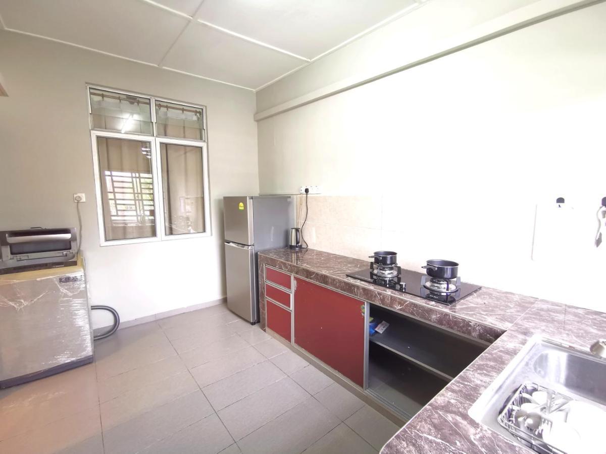 Maco Premium Corner At Mount Austin Taman Daya